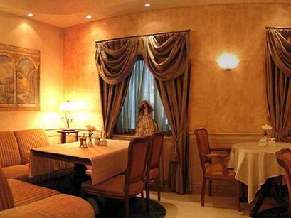 Hotel 3* Opera Bucuresti Romania