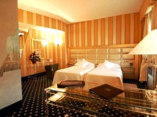 Hotel 4* Antares Rubens Milano Italia