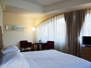 Hotel 4* NH Milano Due Milano Italia
