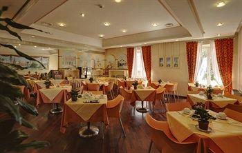 Hotel 3* Cervo Milano Italia