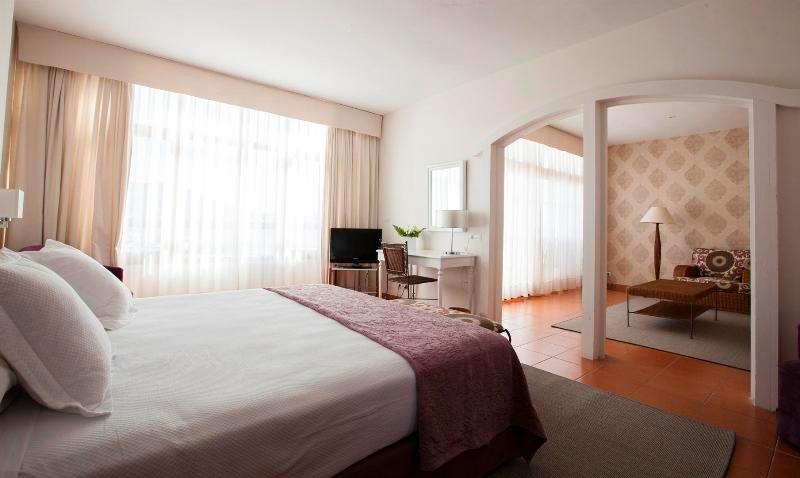 Hotel 4* Tres Torres Santa Eularia Spania