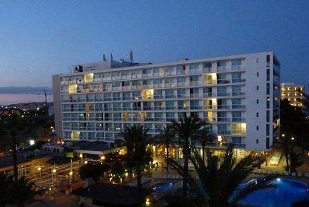 Hotel 4* Sirenis Goleta Playa d`en Bossa Spania