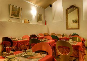 Hotel 3* Baudelaire Opera Paris Franta