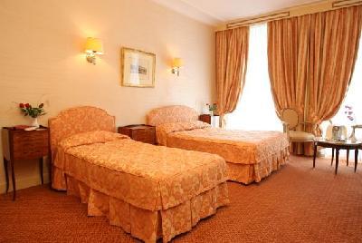 Hotel 3*+ Saint Petersbourg Paris Franta