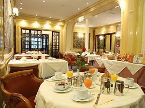 Hotel 3*+ Saint Petersbourg Paris Franta