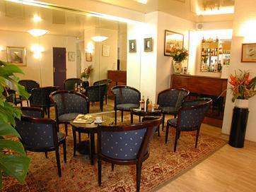 Hotel 2* Kyriad LaFayette Paris Franta