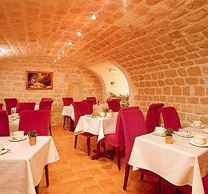 Hotel 3* Les Trois Poussins Paris Franta