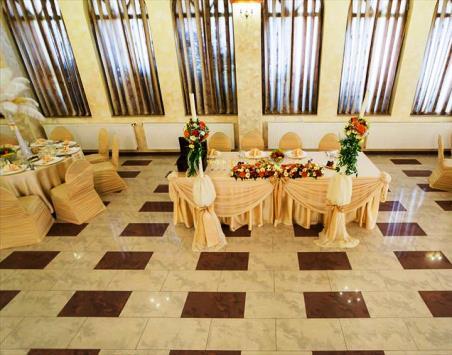 Hotel 2* Central Pascani Romania