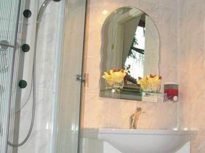 Pensiune 4* Rock & Red Rasnov Romania