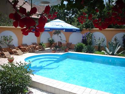 Pensiune 4* XO Residence Arad Romania