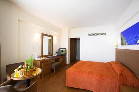 Hotel 5* Golden Bay Beach Larnaca Cipru