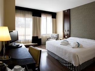 Hotel 3* NH Master Barcelona Spania