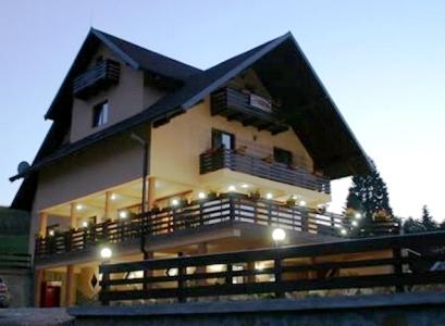 Pensiune 3* Sandru Campulung Moldovenesc Romania