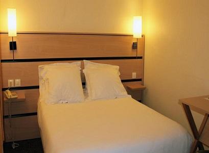 Hotel 3* New Saint Lazare Paris Franta