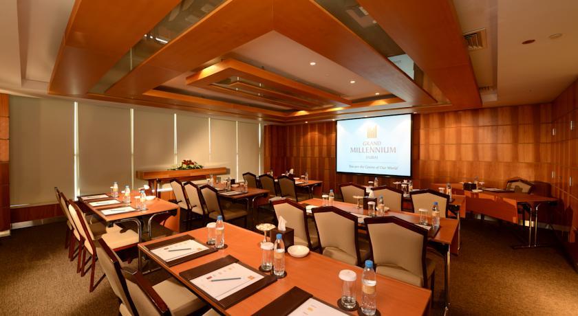 Hotel 5* Grand Millenium Dubai Emiratele Arabe