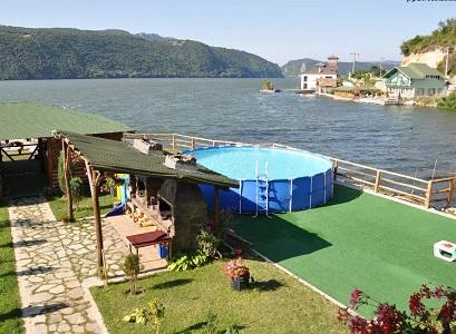 Pensiune 3* Danubia Eselnita Romania