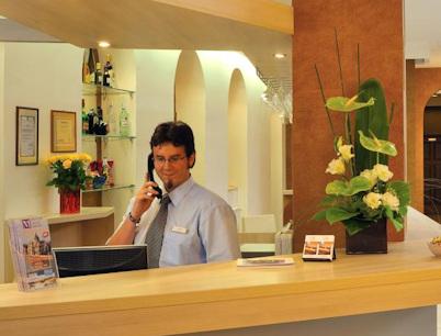 Hotel 3* Star City Budapesta Ungaria