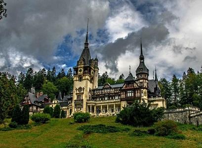 Salbaticie, folclor, manastiri, castele si shopping in Moldova